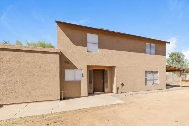 Photo - 1420 E Topeka Dr
