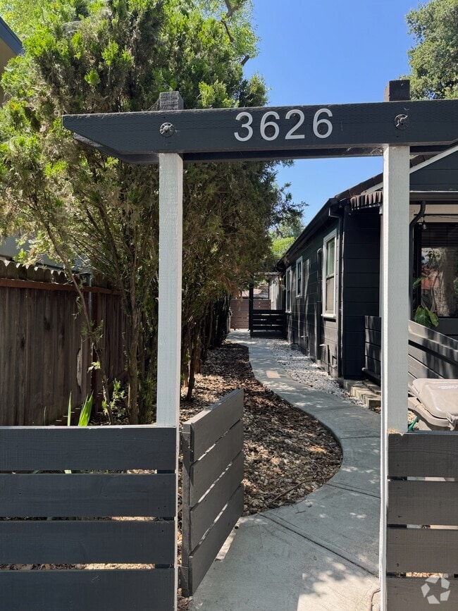 Building Photo - 3626 3rd Ave Unit 3626 3rd Avenue Rental