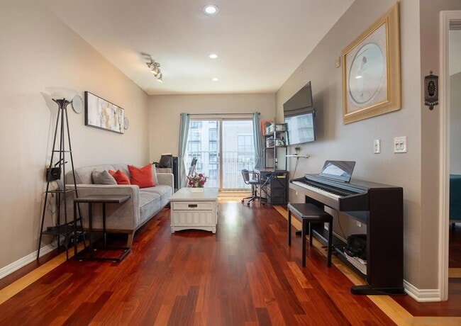 Photo - 450 J St Unidad 7091