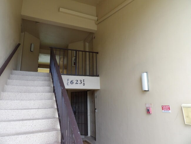 Photo - 623 Sea Pine Way Unidad D2