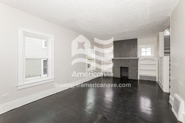 Photo - 691 Noble Ave