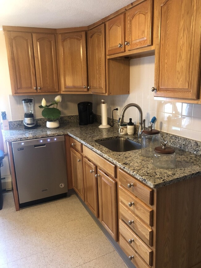 Photo - 22 8th St Unit 3