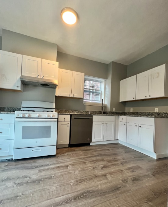 Building Photo - 477 Dudley St Unit 2 Rental