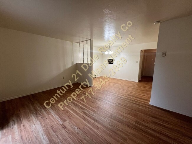 Photo - 2 Bedroom Townhouse in West York