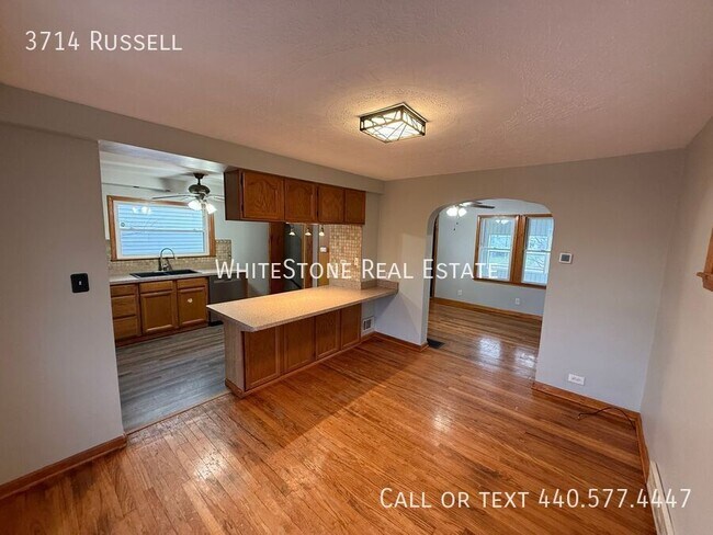 Photo - 3714 Russell-