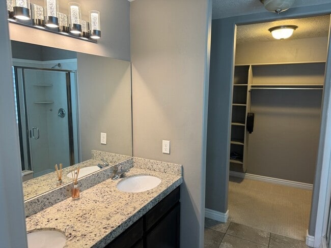 Photo - 6288 Peten Way S