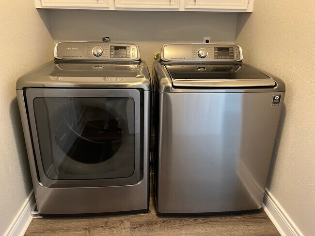 Photo - 4 bedroom, 2 bath - One story rental in Kingwood