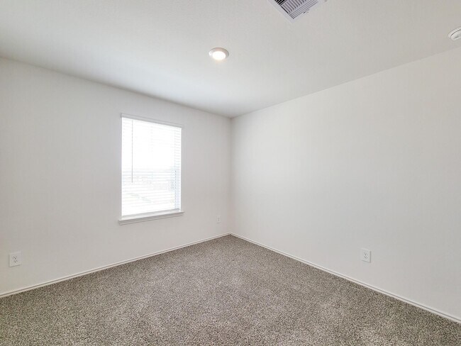 Photo - 4242 BROMHAM