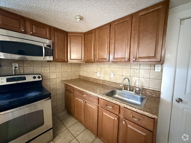 Building Photo - 39 Holmes Ave Rental
