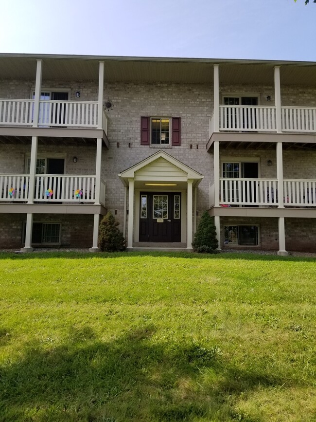 Almont Terrace - 730 Building - Almont Terrace - 730 Building Apartment Unit Almont Terrace-740