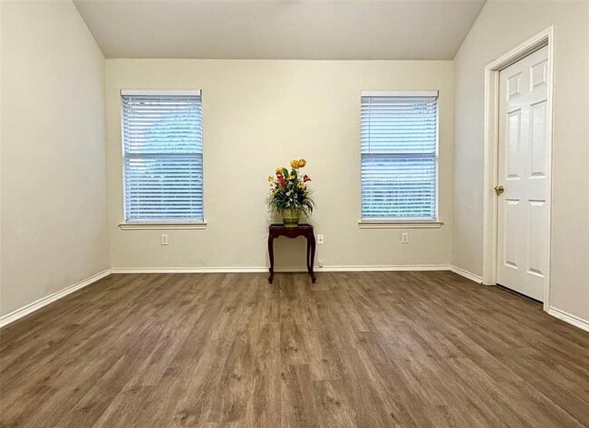 Photo - 2325 Clover Ridge Dr