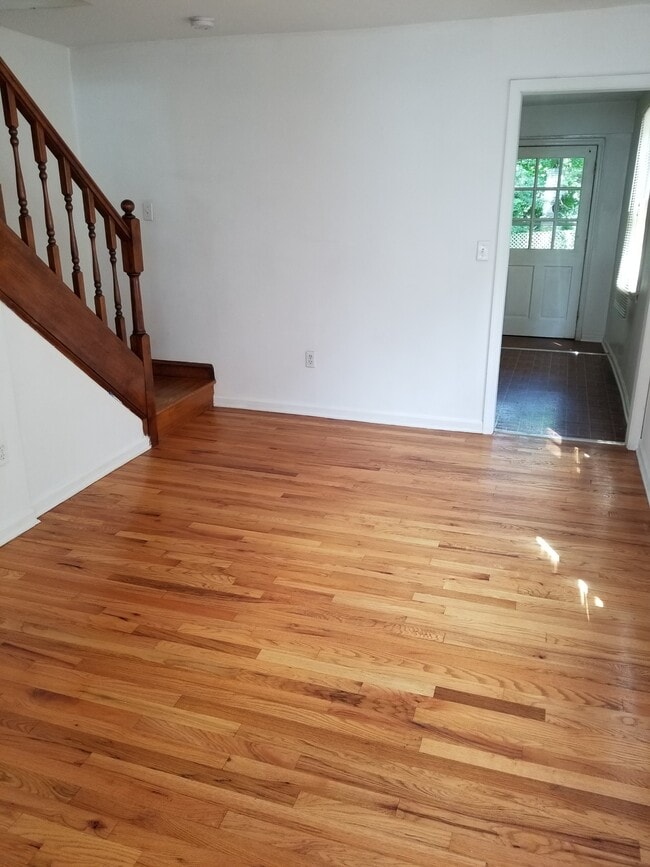 Photo - 81 Conduit St