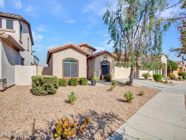 North Phoenix Gem! - North Phoenix Gem! House