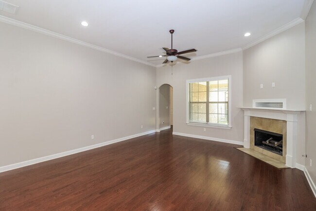 Photo - 2007 S Bend Dr