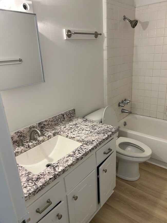 Photo - 106 Mayberry Ct