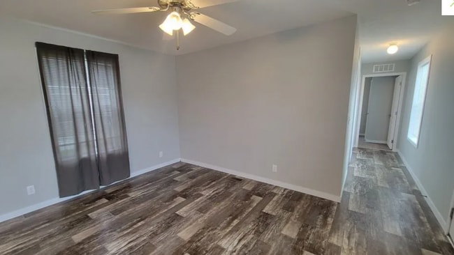 Photo - 118 Applewood Ln