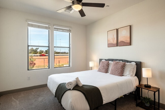 Photo - 555 N College Ave Unit ID1014605P