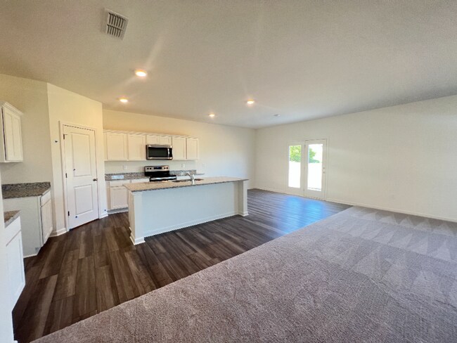 Photo - 119 Pond Ct