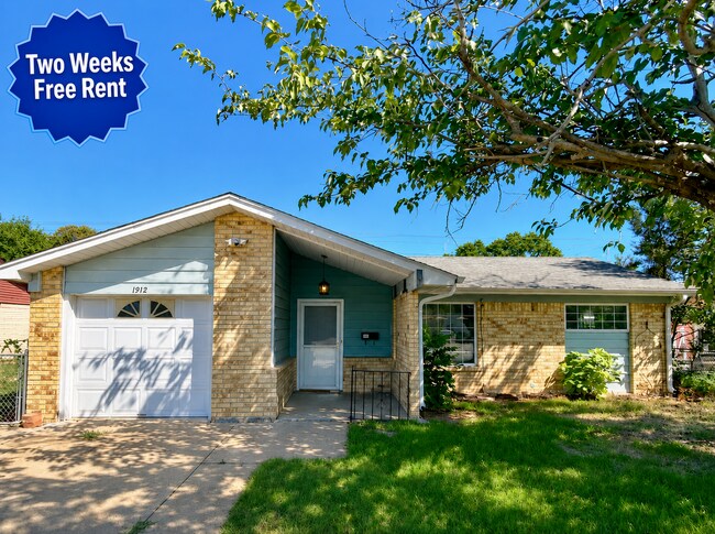 Building Photo - AVAILABLE NOW; APPLY AT OUR WEBSITE TODAY!! 2 WEEKS FREE!!!