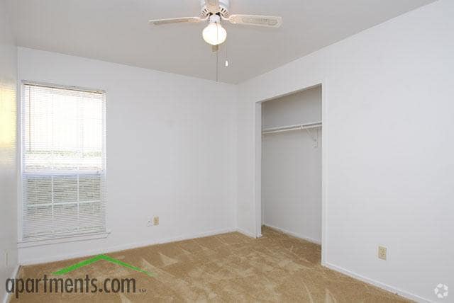 Bedroom - Hilltop Oaks Apartments