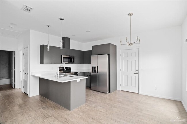 Photo - 13 Notre Dame Ave Unit 2