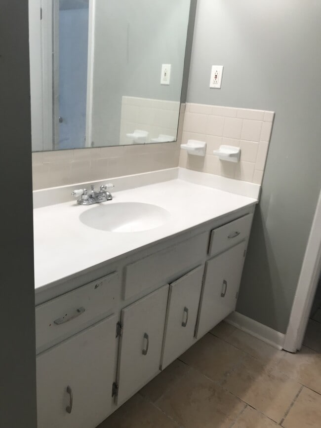 Photo - 3 Bedroom 2 Bath Home - Bartlett