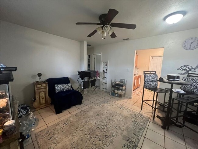 Photo - 21139 Glendale Ave