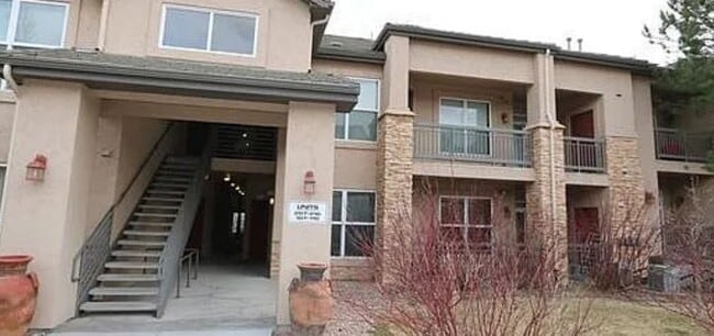Building Photo - 2 Bedroom 2 Bath 2 Car Garage Condo in Bra...