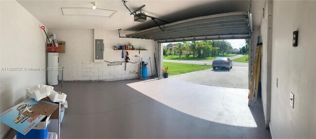 Photo - 4462 SW Daemon St