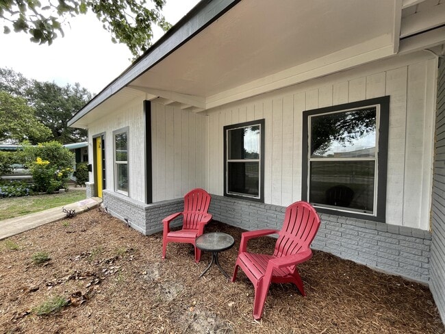 Photo - 258 Cresham Dr