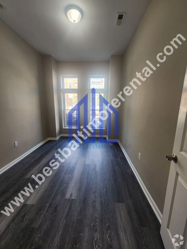 Building Photo - Spacious 4 Bedroom 1.5 Bath in East Baltimore Rental