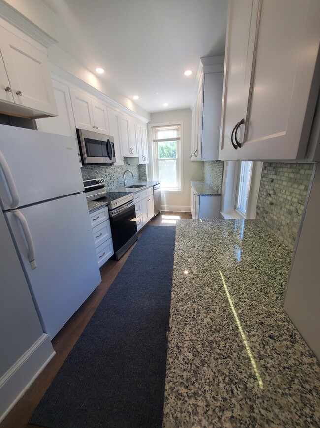 Kitchen - 400 S Main St Unit Upstairs