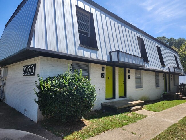 Building Photo - 2020 Watts Rd Unit 2020 Watts Rd. Apt D