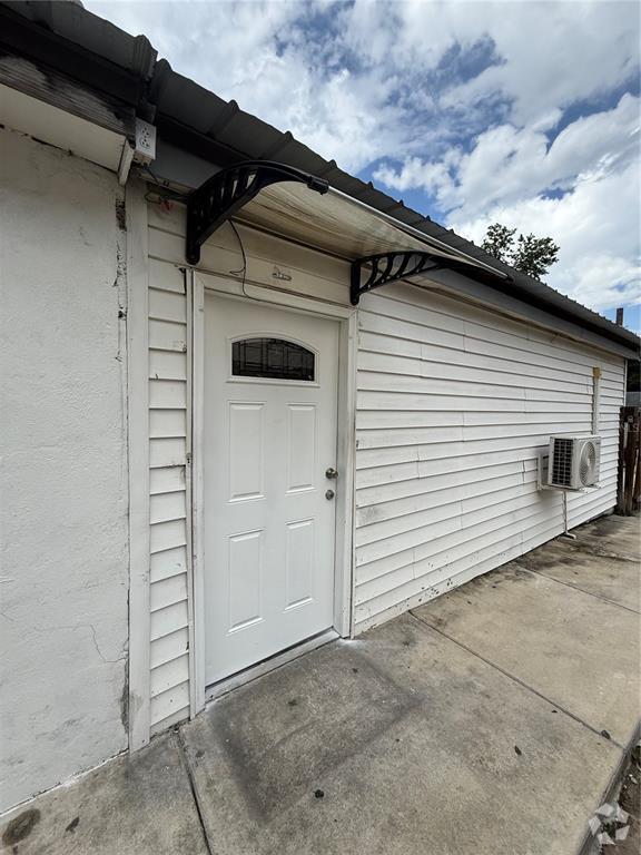 Building Photo - 8708 N Edison Ave Unit B Rental
