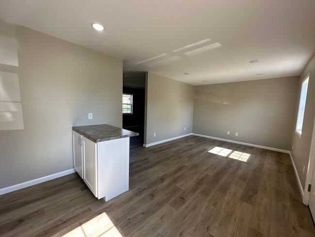 115 Evergreen Pl