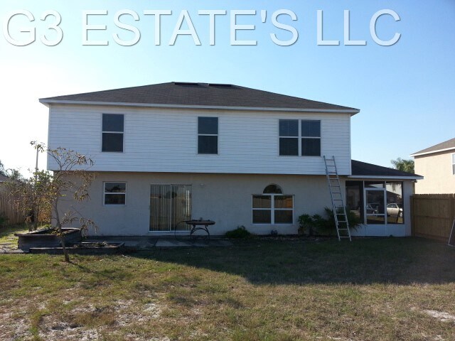 5002 Strada Dr