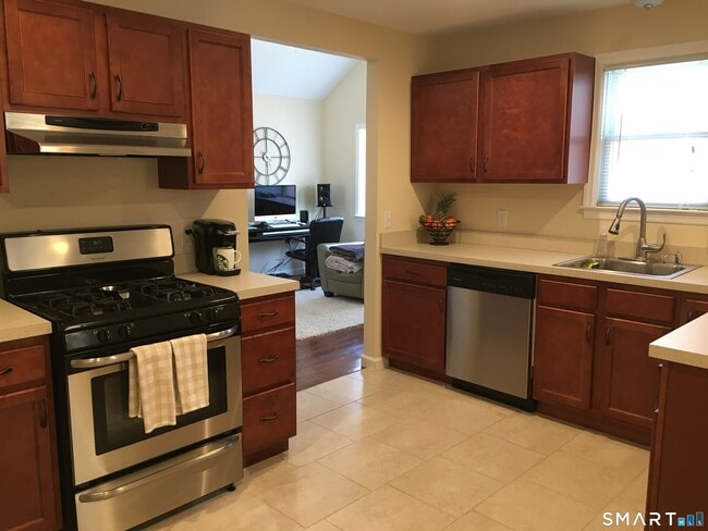 Photo - 6 Birchside Dr Unit B