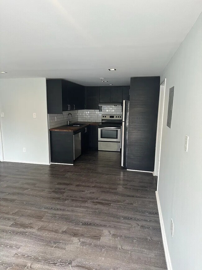 Photo - 25 NE 69th St