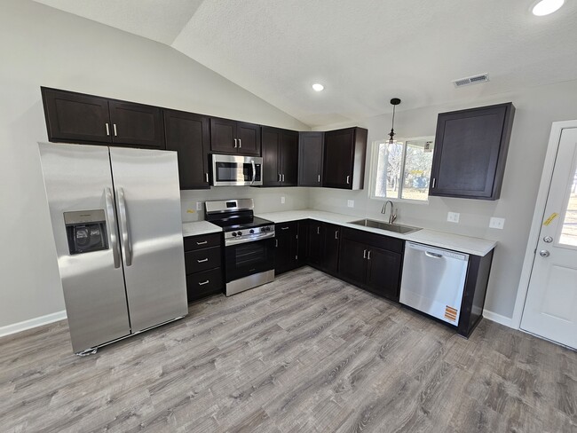 Kitchen - 626 Prospect St