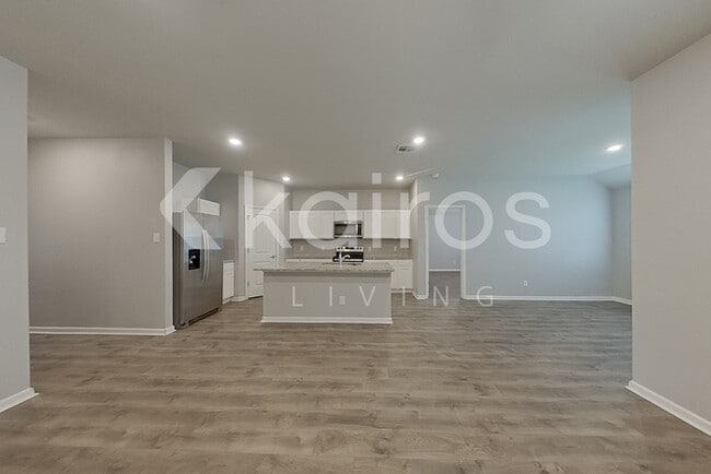 Photo - 104 Yardley Ct