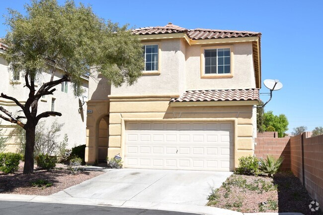 Building Photo - SPACIOUS AND ELEGANT TWO STORY HOME AT END...