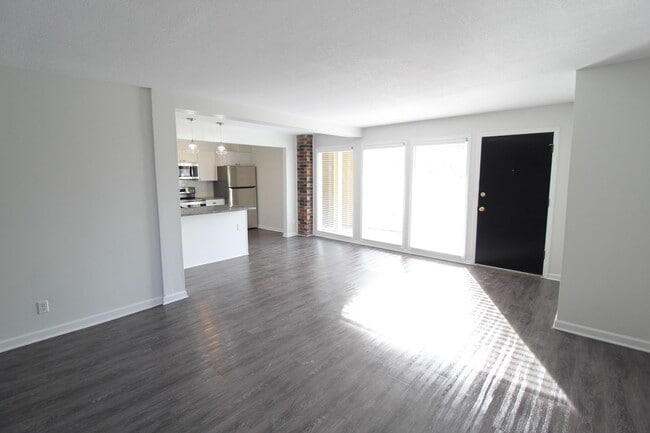 Photo - December FREE On This 2 Bedroom 2 Bath Apartment Just Minutes From The Plaza Unit 4455-01