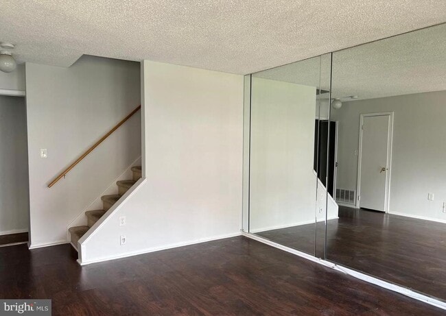 Photo - 90 Drewes Ct