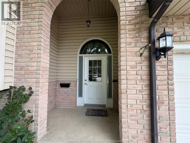Photo - 2141 Longfellow Ave