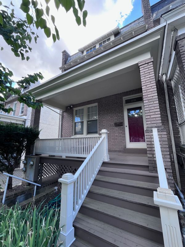 Photo - 221 Channing St NE