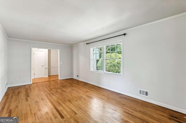 Photo - 190 Thompson Pl