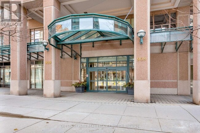 Photo - 909 Bay St. Unité 710