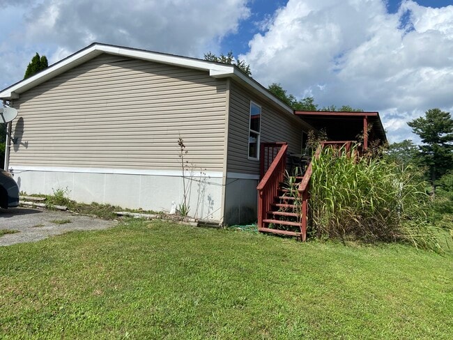 Photo - 212 Silver Rd
