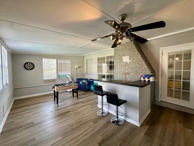 Photo - 9501 Pondside Ln