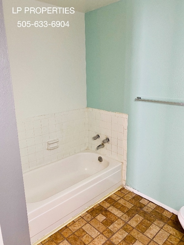 Photo - 13 Oriente Ave NE